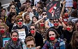 Israelis protest against the Culture Loyalty Bill, proposed by Culture Minister Miri Regev, outside the Knesset in Jerusalem on November 26, 2018. (Yonatan Sindel/Flash90)