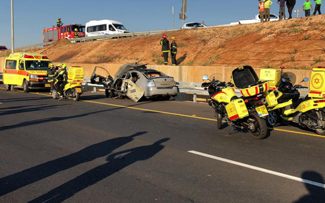 The scene of a suspected criminal underworld car bomb explosion on Route 2, November 7, 2018. (MDA spokeperson) The scene of a suspected criminal underworld car bomb explosion on Route 2, November 7, 2018. (MDA spokeperson)