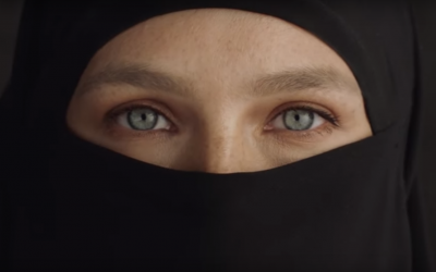 Bar Refaeli wearing the niqab in a clothing ad launched on October 30, 2018. (Screenshot: YouTube)