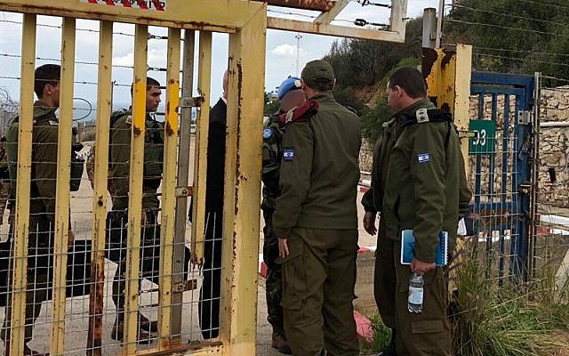 An Israel Defense Forces delegation meets with UN peacekeepers and representatives of the Lebanese Armed Forces at the Israel-Lebanon border, December 5, 2018. (IDF spokesperson) An Israel Defense Forces delegation meets with UN peacekeepers and representatives of the Lebanese Armed Forces at the Israel-Lebanon border, December 5, 2018. (IDF spokesperson)