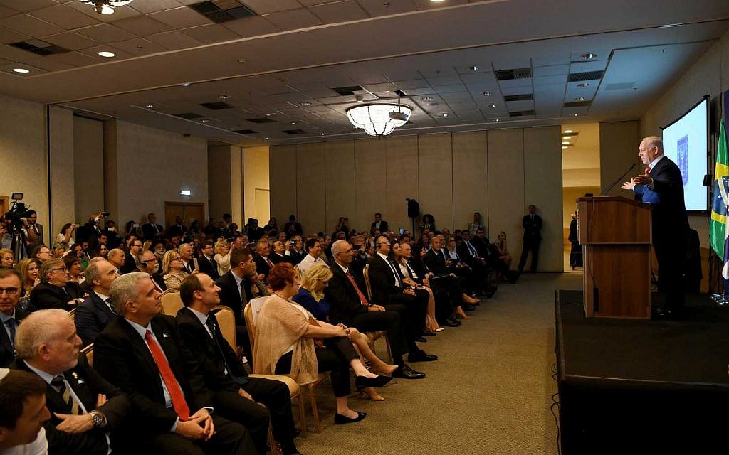 Benjamin Netanyahu speaking to Jewish leaders in Rio de Janeiro on Sunday December 30, 2018. (Avi Ohayon/GPO)