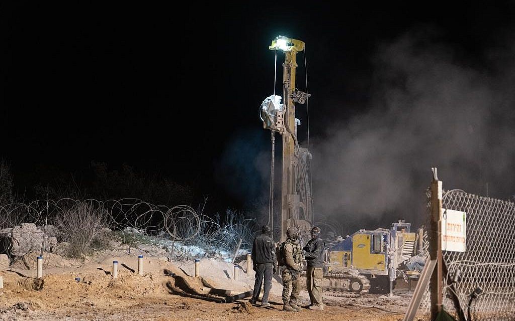 In this photo provided by the IDF on December 26, 2018, Israeli soldiers are seen at the scene of a tunnel dug across the border from Lebanon (IDF Spokesperson) In this photo provided by the IDF on December 26, 2018, Israeli soldiers are seen at the scene of a tunnel dug across the border from Lebanon (IDF Spokesperson)