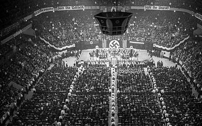 A pro-Nazi rally at Madison Square Garden, New York City, in 1939. (public domain)