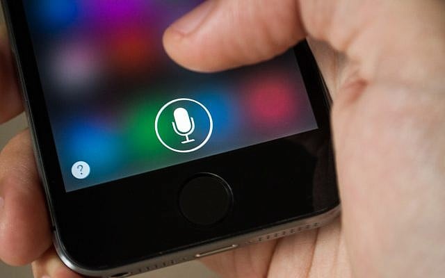 An Apple iPhone5s screen with Siri application icons. (Wachiwit/iStock by Getty Images An Apple iPhone5s screen with Siri application icons. (Wachiwit/iStock by Getty Images