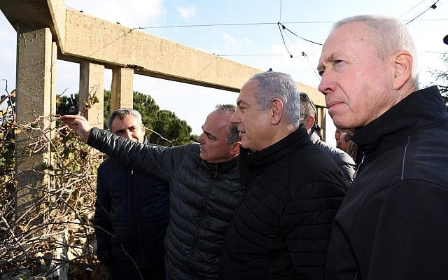 Prime Minister Benjamin Netanyahu (2nd-R) tours the northern border on December 25, 2018 (Haim Tzach/GPO) Prime Minister Benjamin Netanyahu (2nd-R) tours the northern border on December 25, 2018 (Haim Tzach/GPO)