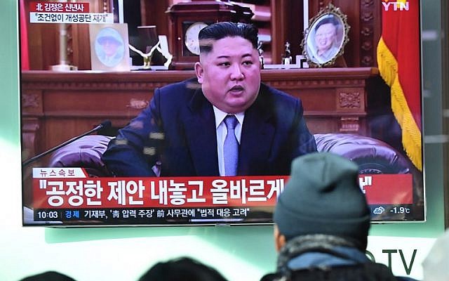 People watch a television news screen showing a New Year speech by North Korean leader Kim Jong Un at a railway station in Seoul on January 1, 2019. (Jung Yeon-je/AFP) People watch a television news screen showing a New Year speech by North Korean leader Kim Jong Un at a railway station in Seoul on January 1, 2019. (Jung Yeon-je/AFP)