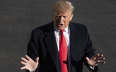 US President Donald Trump speaks to the media as he arrives at the White House in Washington, DC, on January 6, 2019. (Jim WATSON / AFP)