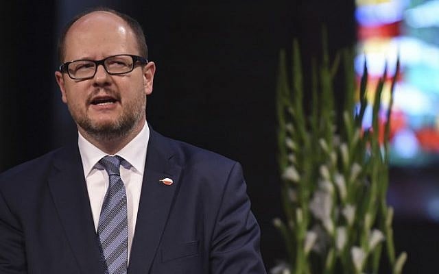Picture taken on May 5, 2016, shows the mayor of Gdansk Pawel Adamowicz giving a speech during a commemorative ceremony at the St Petri Dom cathedral in Bremen, northwestern Germany. (Carmen Jaspersen/dpa/AFP) Picture taken on May 5, 2016, shows the mayor of Gdansk Pawel Adamowicz giving a speech during a commemorative ceremony at the St Petri Dom cathedral in Bremen, northwestern Germany. (Carmen Jaspersen/dpa/AFP)