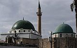 A picture taken on January 29, 2019, shows el-Jazzar mosque in the northern Israeli port city of Acre. (AHMAD GHARABLI / AFP)