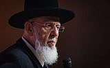 Shas spiritual leader Rabbi Shalom Cohen speaks at a Shas conference in Jerusalem on September 27, 2018. (Aharon Krohn/ Flash90/ File)