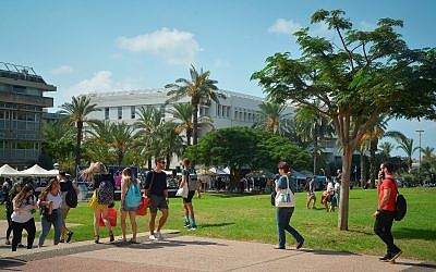 Illustrative: Students at Tel Aviv University on October 14, 2018. (Flash90)