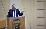 Finance Minister Moshe Kahlon speaks in the Knesset on January 9, 2019. (Noam Revkin Fenton/Flash90)