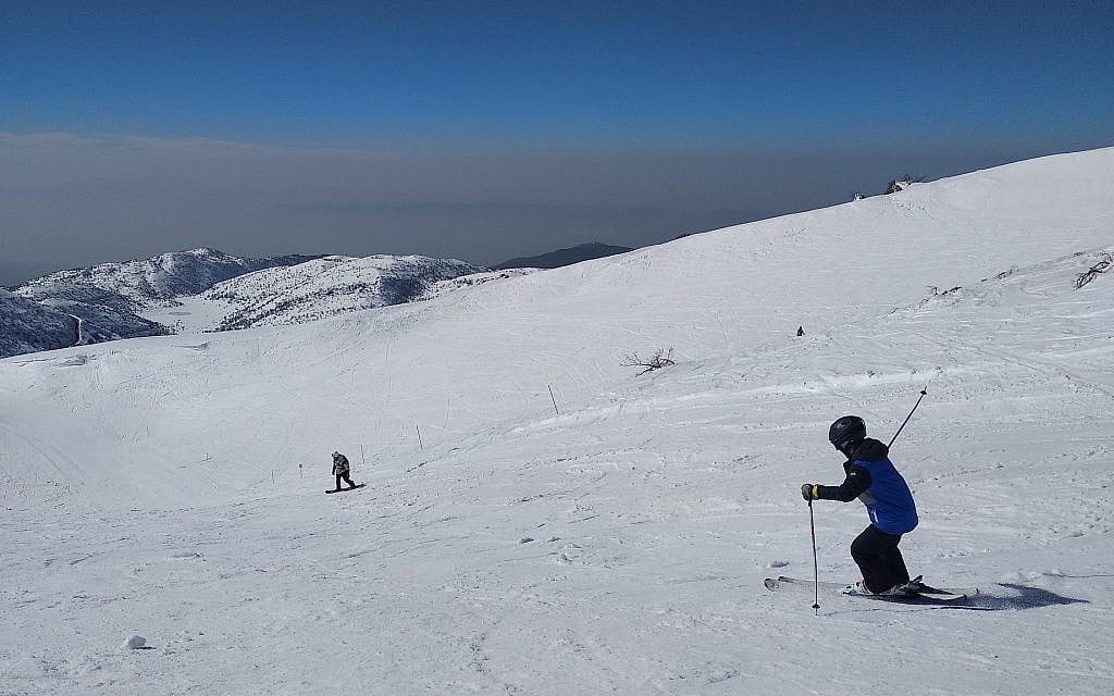 A skier on the upper slopes of Mt Hermon Ski Resort on January 23, 2018. (Melanie Lidman/Times of Israel) A skier on the upper slopes of Mt Hermon Ski Resort on January 23, 2018. (Melanie Lidman/Times of Israel)