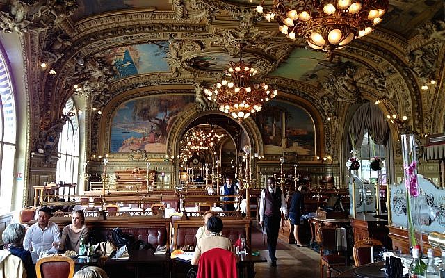 Le Train Bleu (CC BY-SA 4.0, Gryffindor, Wikipedia) Le Train Bleu (CC BY-SA 4.0, Gryffindor, Wikipedia)