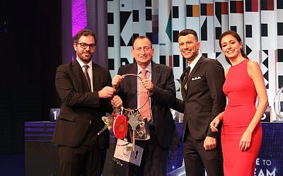 (L-R) Deputy mayor of Lisbon, Duare Cordeiro, Tel Aviv Mayor Ron Huldai, reality TV host Assi Azar and Kan presenter Lucy Ayoub during the Host City Insignia Handover ceremony kicking off Eurovision events in Tel Aviv, January 28, 2019. (Photo Credit: Raphi Daloya)