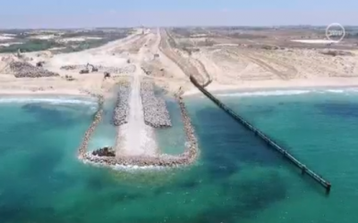 The new beach barrier between Israel and Gaza, December 31, 2018. (Channel 10 screen capture)
