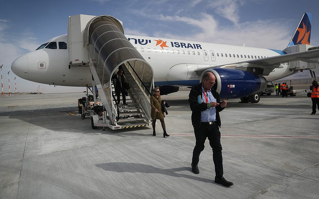 An Israir plane lands at the new Ramon Airport, named in memory of Ilan and Asaf Ramon. January 21, 2019. (Yonatan Sindel/Flash90) An Israir plane lands at the new Ramon Airport, named in memory of Ilan and Asaf Ramon. January 21, 2019. (Yonatan Sindel/Flash90)