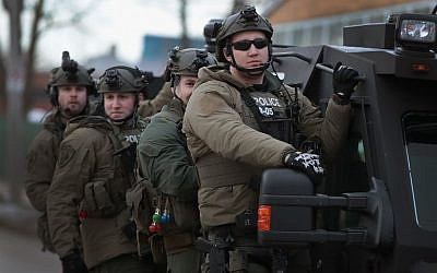 Police secure the area following a shooting at the Henry Pratt Company on February 15, 2019 in Aurora, Illinois. (Scott Olson/Getty Images/AFP)