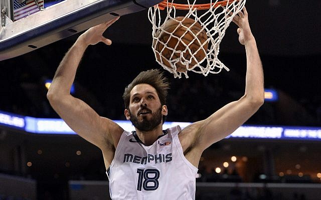 Memphis Grizzlies forward Omri Casspi dunks during the second half of the team's NBA basketball game against the Sacramento Kings on on January 25, 2019, in Memphis, Tennessee. (AP Photo/ Brandon Dill) Memphis Grizzlies forward Omri Casspi dunks during the second half of the team's NBA basketball game against the Sacramento Kings on on January 25, 2019, in Memphis, Tennessee. (AP Photo/ Brandon Dill)