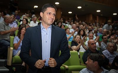 Beersheba Mayor Ruvik Danilovich received an award for his achievements in the southern city during a ceremony at the Knesset on June 23, 2015. (Hadas Parush/Flash90)