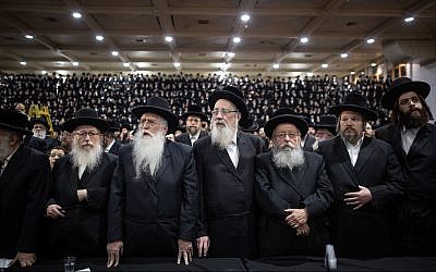 Deputy Health Minister Yaakov Litzman attends a conference of the ultra-Orthodox Agudath Israel party in the coastal city of Netanya on January 30, 2019. (Aharon Krohn/Flash90)