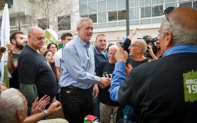 Benny Gantz, head of the 'Israel Resilience' party, seen during an electoral campaign tour in Rishon Lezion on February 1, 2019. (Flash90) Benny Gantz, head of the 'Israel Resilience' party, seen during an electoral campaign tour in Rishon Lezion on February 1, 2019. (Flash90)