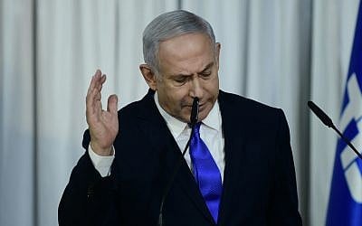 Prime Minister and head of the Likud party Benjamin Netanyahu delivers a statement to the media in Kfar Maccabiah, Ramat Gan, February 21, 2019. (Tomer Neuberg/Flash90)