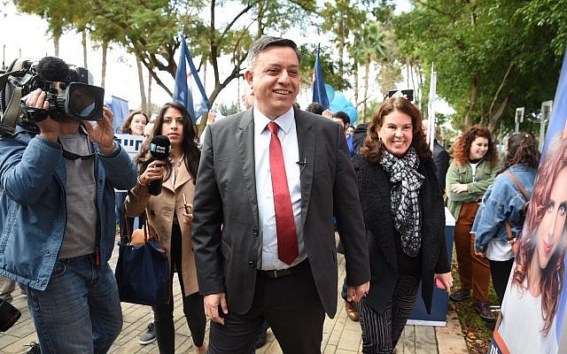 Labor chairman Avi Gabbay arriving at the party primary polling station in the Tel Aviv Convention Center, February 11, 2019. (Raanan Cohen) Labor chairman Avi Gabbay arriving at the party primary polling station in the Tel Aviv Convention Center, February 11, 2019. (Raanan Cohen)
