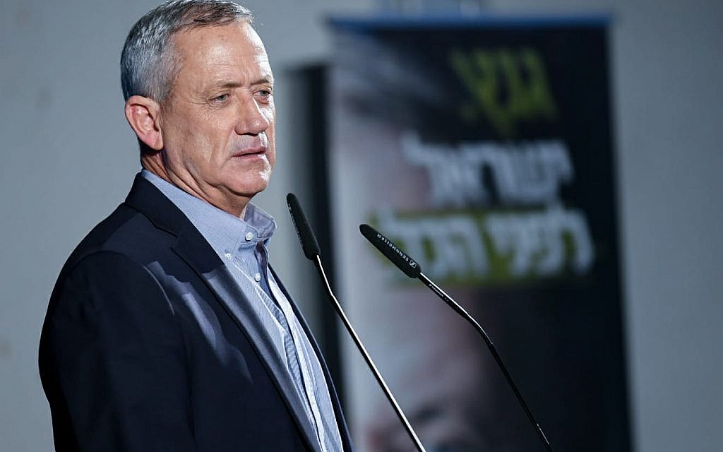 Benny Gantz speaking to Israel Resilience activists on February 13, 2019, in a photo released by the party. (Sariya Diamant)