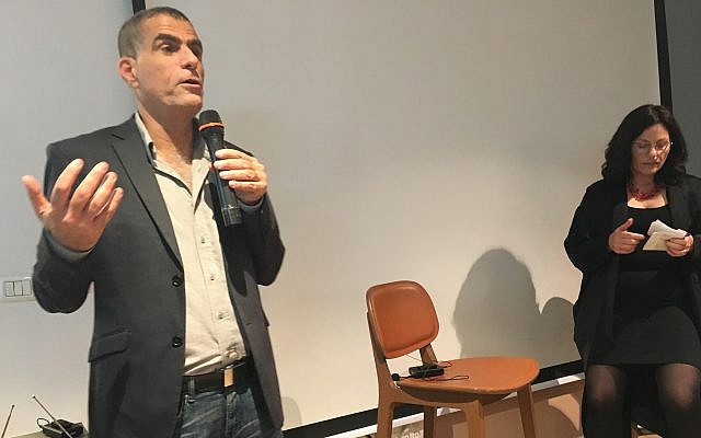 Mossi Raz speaking to an audience in Tel Aviv on February 21, 2019; at right is Times of Israel's Miriam Herschlag. (Simona Weinglass/Times of Israel) Mossi Raz speaking to an audience in Tel Aviv on February 21, 2019; at right is Times of Israel's Miriam Herschlag. (Simona Weinglass/Times of Israel)