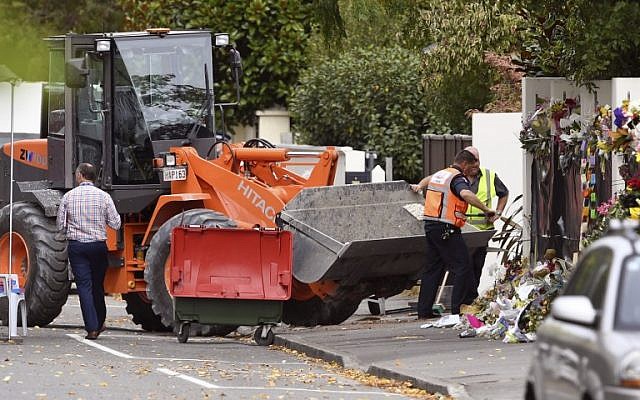 A digger delivers a load of gravel to the Al Noor mosque in Christchurch on March 21, 2019, six days after the twin mosque shooting massacre that claimed the lives of fifty people. (WILLIAM WEST / AFP) A digger delivers a load of gravel to the Al Noor mosque in Christchurch on March 21, 2019, six days after the twin mosque shooting massacre that claimed the lives of fifty people. (WILLIAM WEST / AFP)