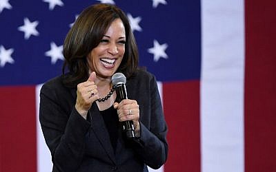 US Sen. Kamala Harris speaks during a town hall meeting at Canyon Springs High School on March 1, 2019 in North Las Vegas, Nevada. (Ethan Miller/Getty Images/AFP)