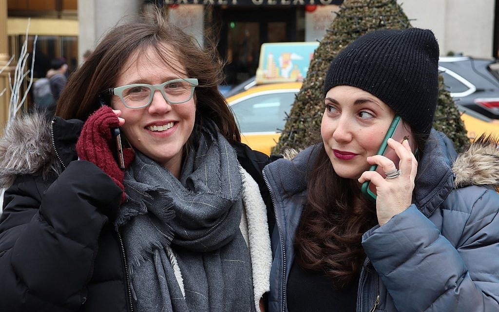 Jordana Horn, left, and Shannon Sarna are the hosts of a new podcast about Jewish parenting. (Marissa Roer/via JTA) Jordana Horn, left, and Shannon Sarna are the hosts of a new podcast about Jewish parenting. (Marissa Roer/via JTA)