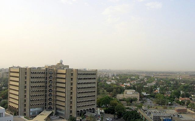 The building housing Tel Aviv University's Sackler Faculty of Medicine. (CC BY, Ron Almog, Flickr)