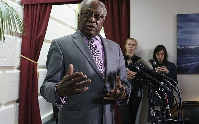 US House Majority Whip James Clyburn, a South Carolina Democrat, speaks during a news conference on Capitol Hill in Washington, January 17, 2019. (AP Photo/Carolyn Kaster)