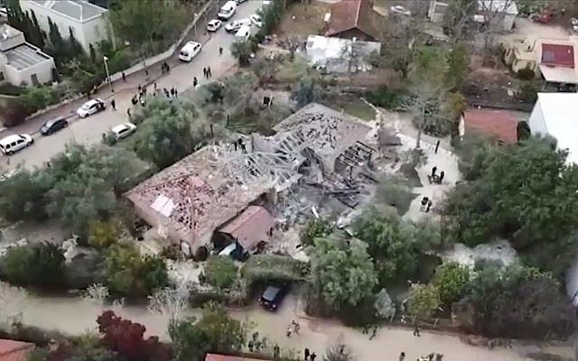 Screen capture from video of a home in the central community of Mishmeret which was hit by a rocket fired from the Gaza Strip, March 25, 2019. (Ynet) Screen capture from video of a home in the central community of Mishmeret which was hit by a rocket fired from the Gaza Strip, March 25, 2019. (Ynet)