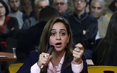 Arab Israeli Sondos Saleh, a candidate for the Hadash-Taal alliance of Arab parties, speaks during a campaign meeting in the northern Israeli city of Acre on March 26, 2019. (Ahmad Gharabli/AFP)
