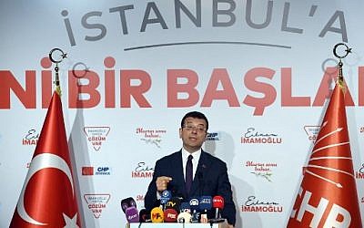 Turkey's main opposition party CHP candidate Ekrem Imamoglu, who claimed victory as Istanbul mayor, speaks during a press conference in Istanbul on April 3, 2019. (OZAN KOSE / AFP)