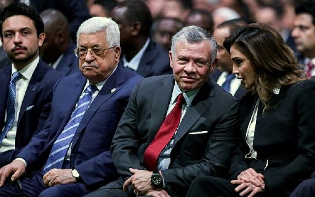 (R to L) Queen Rania of Jordan, King Abdullah II of Jordan, Palestinian Authority President Mahmoud Abbas, and Jordan's Crown Prince Hussein applaud as they attend the opening ceremony of the 2019 World Economic Forum on the Middle East and North Africa, at the King Hussein Convention Center at the Dead Sea, in Jordan on April 6, 2019. (Khalil MAZRAAWI / AFP) (R to L) Queen Rania of Jordan, King Abdullah II of Jordan, Palestinian Authority President Mahmoud Abbas, and Jordan's Crown Prince Hussein applaud as they attend the opening ceremony of the 2019 World Economic Forum on the Middle East and North Africa, at the King Hussein Convention Center at the Dead Sea, in Jordan on April 6, 2019. (Khalil MAZRAAWI / AFP)
