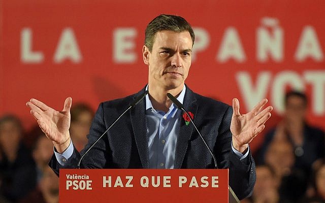 Spanish Prime Minister and Spanish Socialist Party (PSOE) candidate for prime minister Pedro Sanchez addresses supporters during the last campaign rally in Valencia on April 26, 2019 ahead of the April 28 general election (JOSE JORDAN / AFP) Spanish Prime Minister and Spanish Socialist Party (PSOE) candidate for prime minister Pedro Sanchez addresses supporters during the last campaign rally in Valencia on April 26, 2019 ahead of the April 28 general election (JOSE JORDAN / AFP)