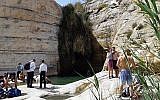 Hikers in the Negev (Meir Orbach/Nature and Parks Authority)