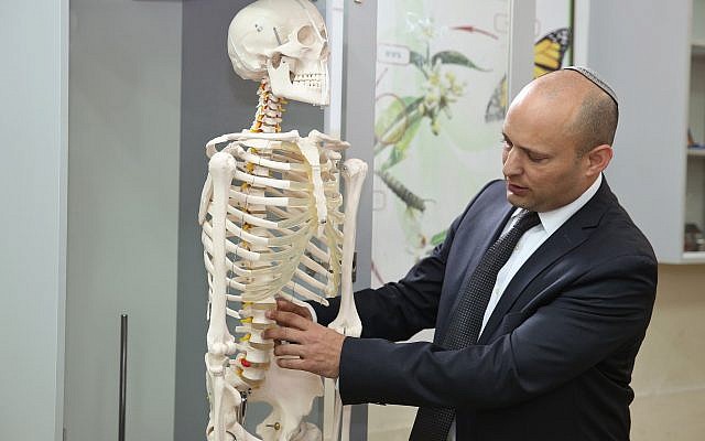 Naftali Bennett visits a school in Tel Aviv on May 10, 2016. (Yaacov Cohen/Flash90) Naftali Bennett visits a school in Tel Aviv on May 10, 2016. (Yaacov Cohen/Flash90)