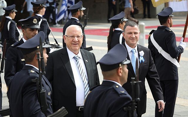 President Reuven Rivlin and Knesset Speaker Yuli Edelstein inspect an honor guard during a swearing-in ceremony for the new Knesset, April 30, 2019. (Noam Revkin Fenton/Flash90) President Reuven Rivlin and Knesset Speaker Yuli Edelstein inspect an honor guard during a swearing-in ceremony for the new Knesset, April 30, 2019. (Noam Revkin Fenton/Flash90)