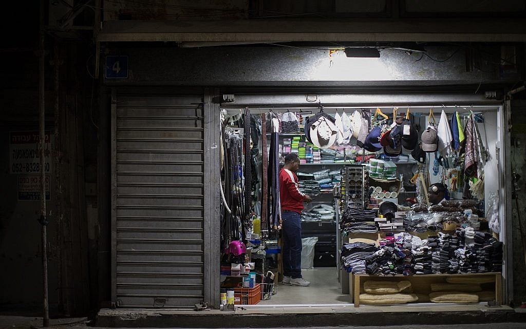 A small storefront in south Tel Aviv. (Hadas Porush/Flash90)