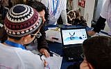 Children working on a prototypte with their team at the ALYN Hospital make-a-thon held on April 2, 2019 (Federico Maccioni)