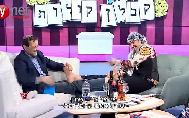 Zehut party leader Moshe Feiglin, left, appears on the Ynet online interview show Kablan Kolot with host Dudu Bauchner, right, in a video uploaded on April 6, 2019. (YouTube screen capture) Zehut party leader Moshe Feiglin, left, appears on the Ynet online interview show Kablan Kolot with host Dudu Bauchner, right, in a video uploaded on April 6, 2019. (YouTube screen capture)