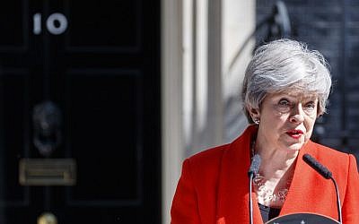 Britain's Prime Minister Theresa May announces her resignation outside 10 Downing street in central London on May 24, 2019 (Tolga AKMEN / AFP)