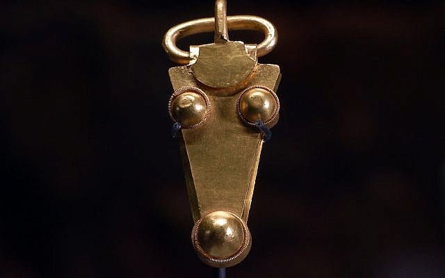 A golden belt buckle uncovered at an Anglo-Saxon burial site in the village of Prittlewell in 2003 on display at Southend Central Museum in Southend, England, Thursday, May 8, 2019. (AP Photo/James Brooks) A golden belt buckle uncovered at an Anglo-Saxon burial site in the village of Prittlewell in 2003 on display at Southend Central Museum in Southend, England, Thursday, May 8, 2019. (AP Photo/James Brooks)