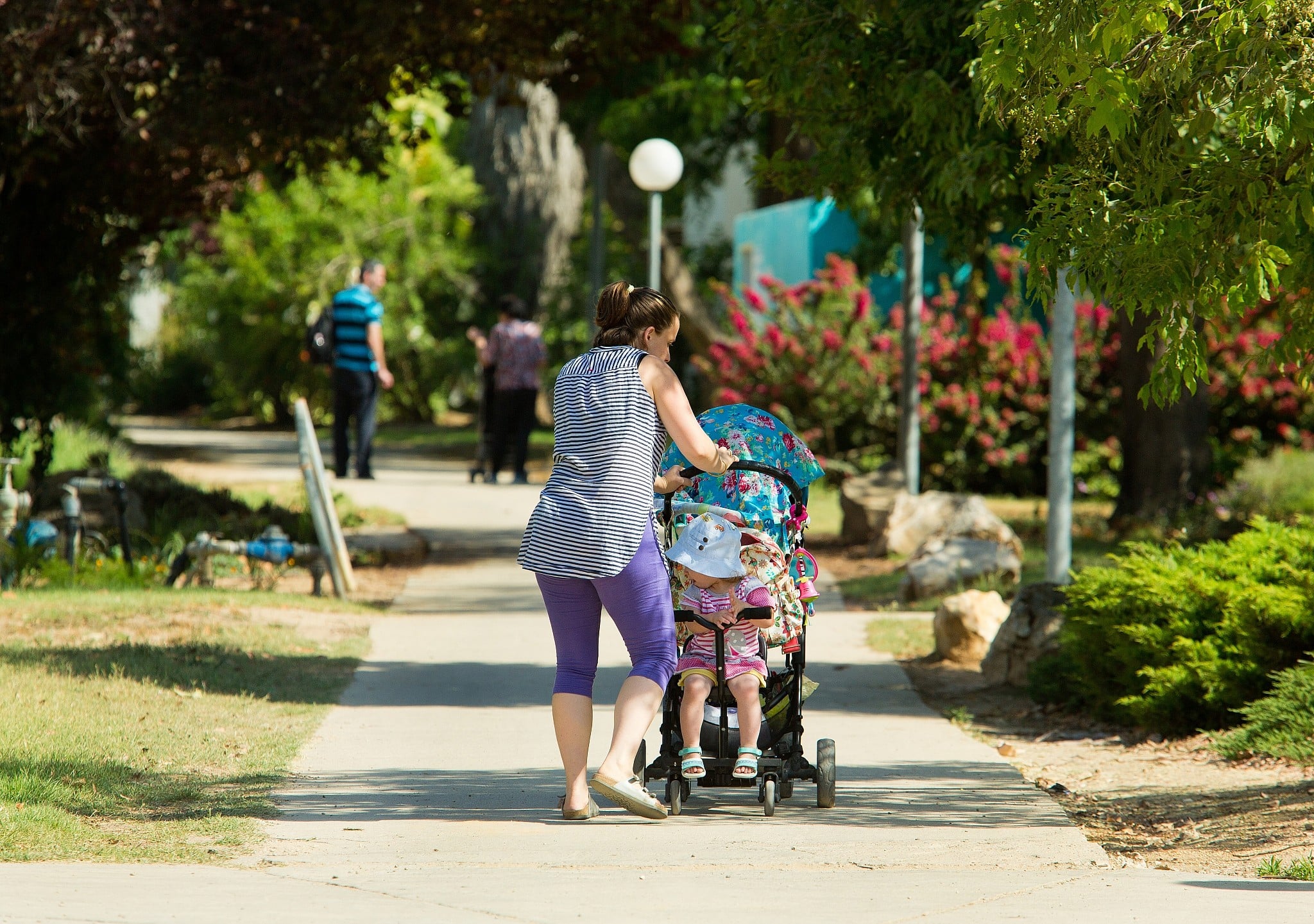 A family at kibbutz Nahal Oz, southern Israel. May 17, 2018. (Moshe Shai/FLASH90) A family at kibbutz Nahal Oz, southern Israel. May 17, 2018. (Moshe Shai/FLASH90)