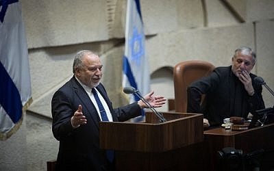 Yisrael Beitenu chairman Avigdor Liberman speaks in the Knesset on May 13, 2019. (Noam Revkin Fenton/Flash90)